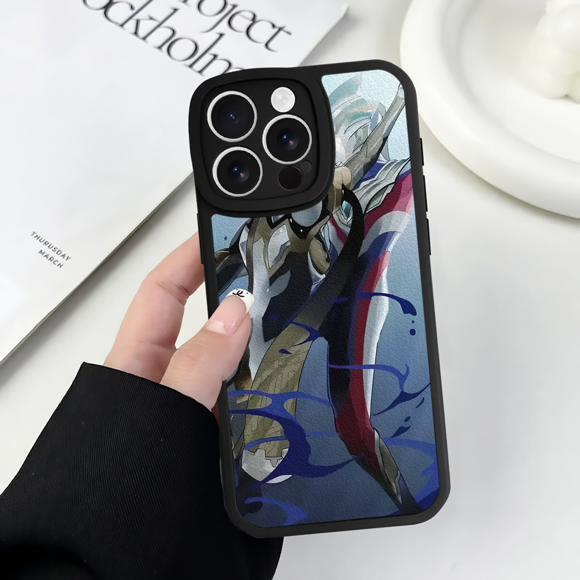 （画像用） ウルトラマン Ultraman 【iPhone 16シリーズ対応】シリコンスマホケース（レザー調） 材質：シリコン